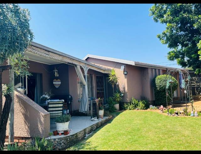2 BEDROOM FREESTANDING FOR SALE IN ELANDSPARK